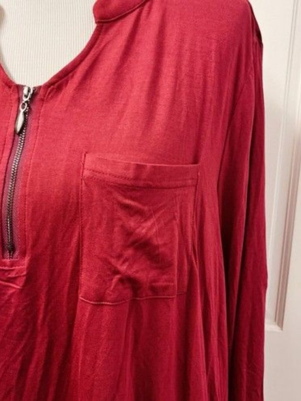 Bloomchic T-Shirt Top 2X (18) Cranberry Red 3/4 Roll Tab Sleeve Zip V-Neck Front - Picture 2 of 10
